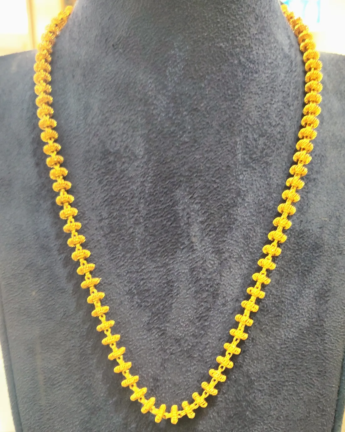 Ridged chain, view 2